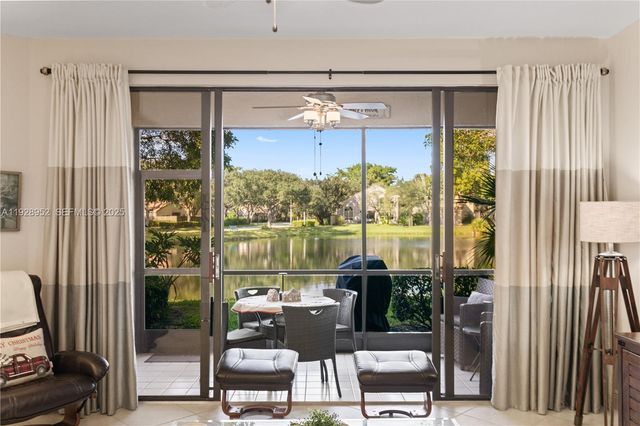 10527 NW 10th Ct A-115, Plantation, FL 33322