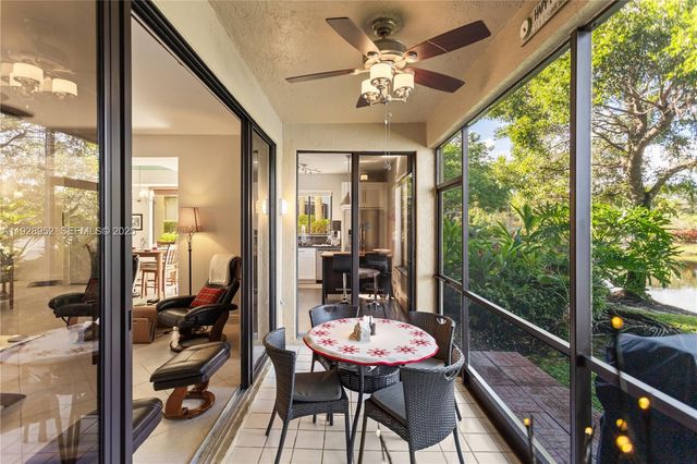 10527 NW 10th Ct A-115, Plantation, FL 33322