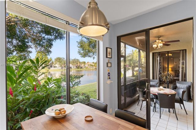 10527 NW 10th Ct A-115, Plantation, FL 33322