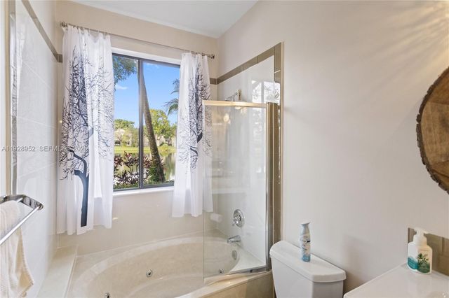 10527 NW 10th Ct A-115, Plantation, FL 33322