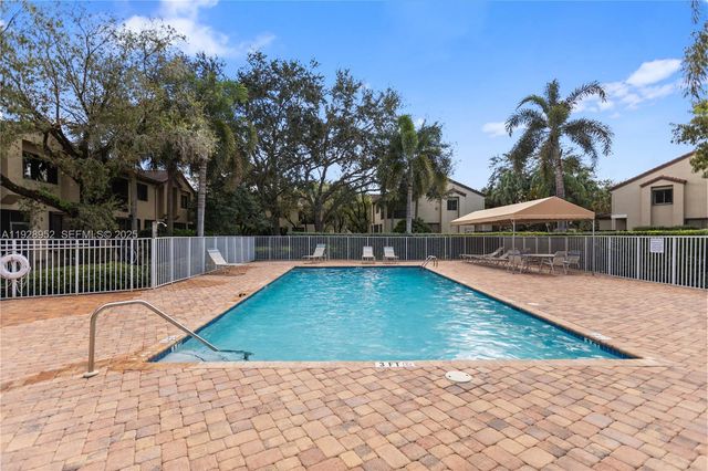 10527 NW 10th Ct A-115, Plantation, FL 33322
