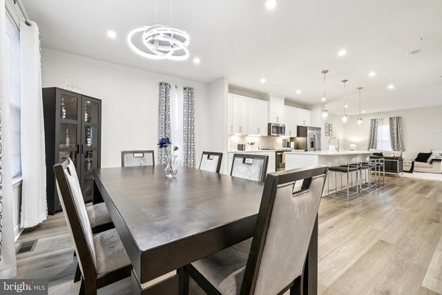 1716 ATLAS DR, Frederick, MD 21702