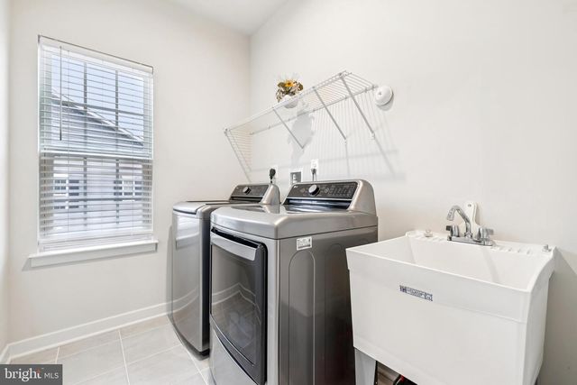 1716 ATLAS DR, Frederick, MD 21702