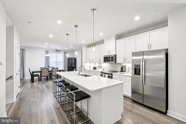 1716 ATLAS DR, Frederick, MD 21702