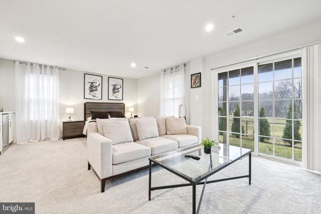 1716 ATLAS DR, Frederick, MD 21702