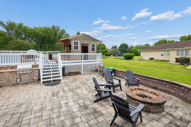 715 Welch Street, Gilberts, IL 60136