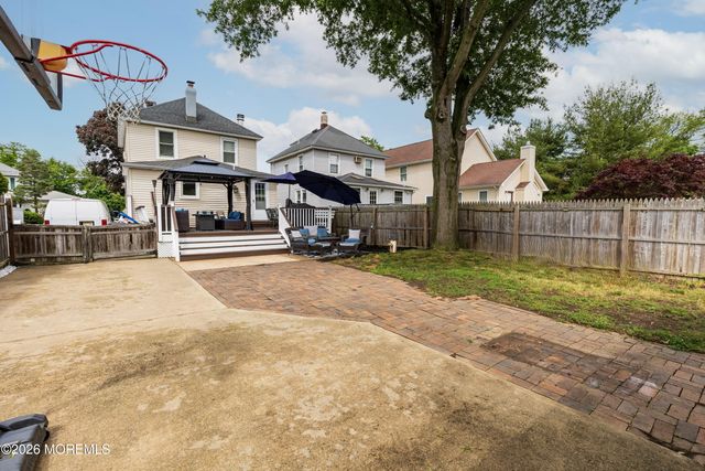 76 Morris Avenue, Belford, NJ 07718