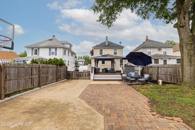 76 Morris Avenue, Belford, NJ 07718