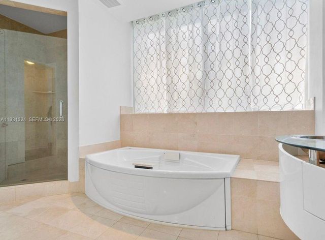 18101 Collins Ave 401, Sunny Isles Beach, FL 33160