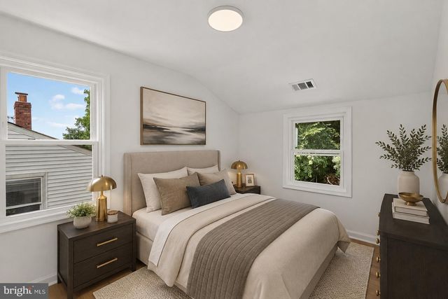 844 50TH PL NE, Washington, DC 20019