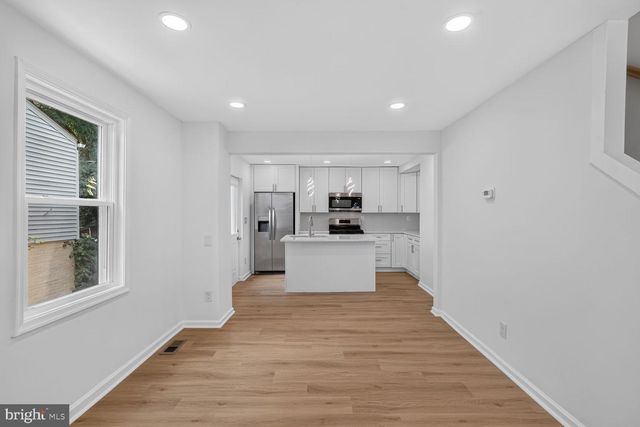 844 50TH PL NE, Washington, DC 20019