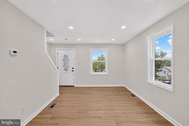 844 50TH PL NE, Washington, DC 20019