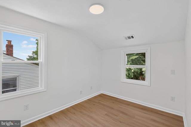 844 50TH PL NE, Washington, DC 20019