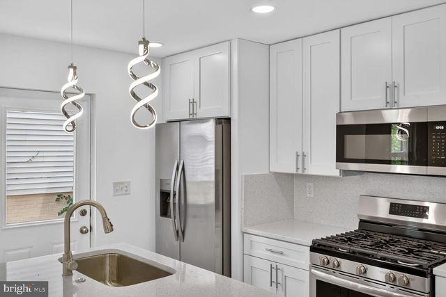844 50TH PL NE, Washington, DC 20019