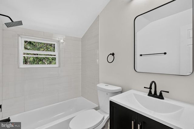 844 50TH PL NE, Washington, DC 20019