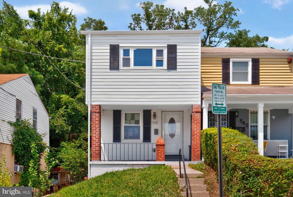 844 50TH PL NE, Washington, DC 20019