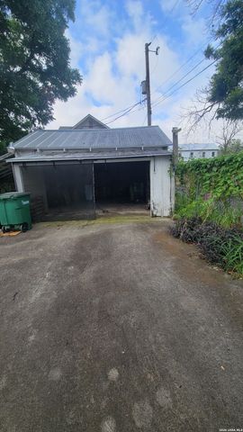 825 N PINE ST, San Antonio, TX 78202