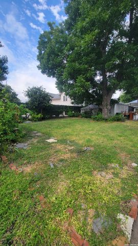 825 N PINE ST, San Antonio, TX 78202