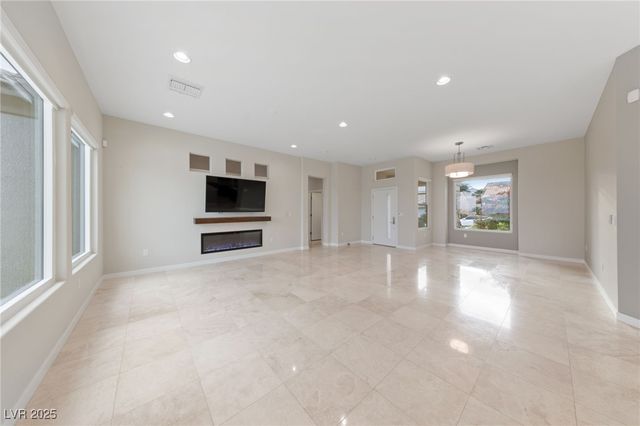 1928 Hot Oak Ridge Street, Las Vegas, NV 89134