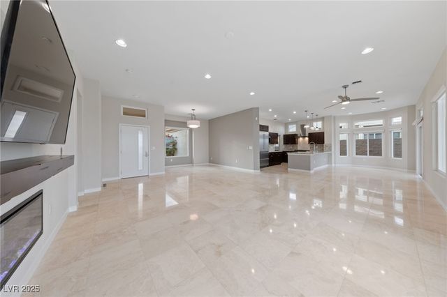 1928 Hot Oak Ridge Street, Las Vegas, NV 89134