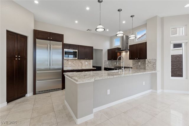 1928 Hot Oak Ridge Street, Las Vegas, NV 89134