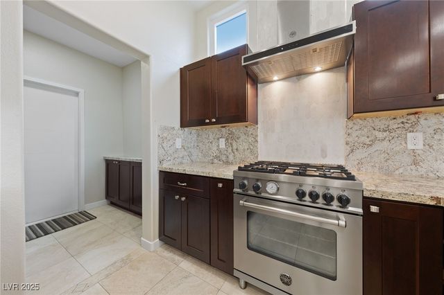 1928 Hot Oak Ridge Street, Las Vegas, NV 89134