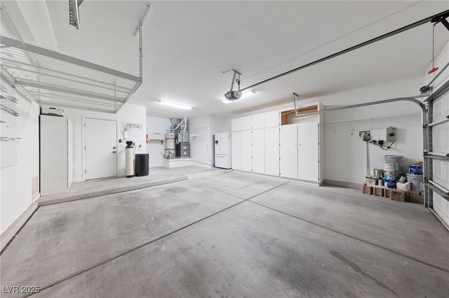 1928 Hot Oak Ridge Street, Las Vegas, NV 89134