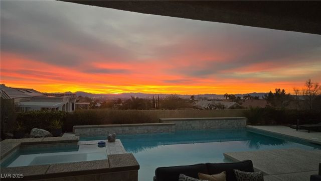 1928 Hot Oak Ridge Street, Las Vegas, NV 89134