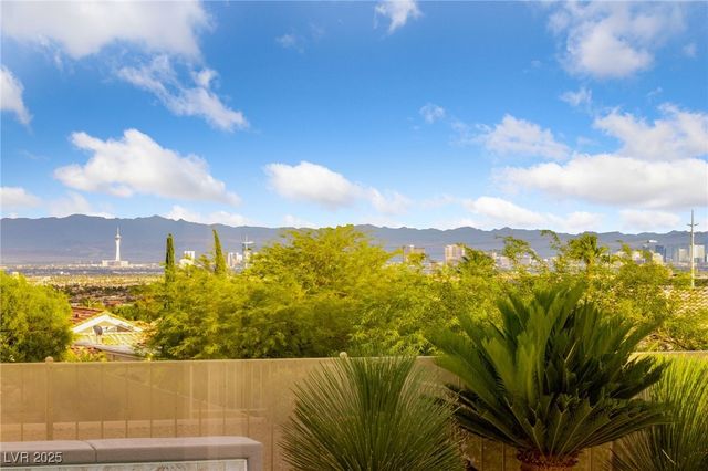 1928 Hot Oak Ridge Street, Las Vegas, NV 89134