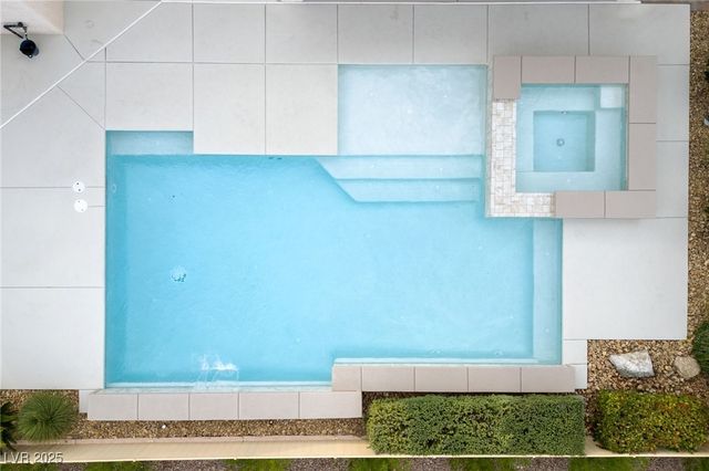 1928 Hot Oak Ridge Street, Las Vegas, NV 89134