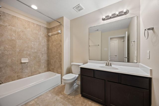 1818 Luminous Waters Lane, Rosharon, TX 77583