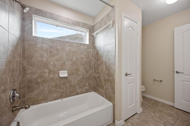 1818 Luminous Waters Lane, Rosharon, TX 77583