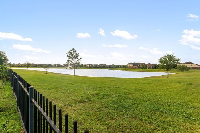 1818 Luminous Waters Lane, Rosharon, TX 77583