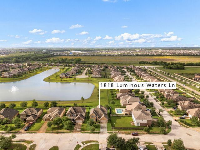 1818 Luminous Waters Lane, Rosharon, TX 77583