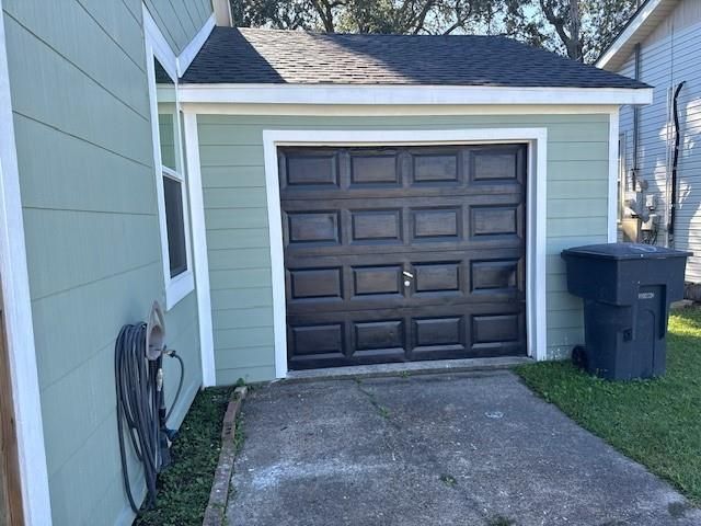 3125 South Drive, Groves, TX 77619