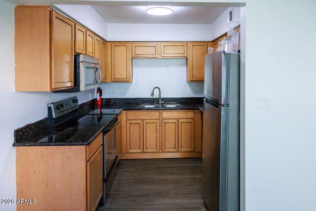 1702 W Tuckey Lane 103, Phoenix, AZ 85015