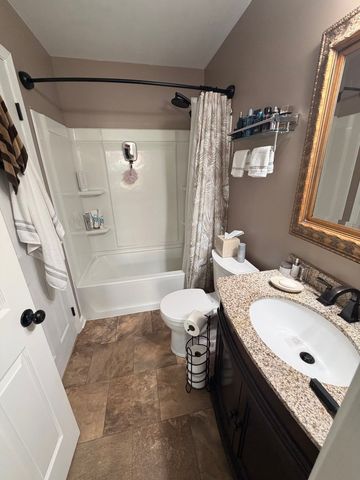 1219 Huntington Drive, Mundelein, IL 60060