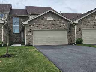 35 Olympus Drive, Tinley Park, IL 60477