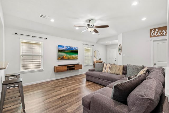 10307 Leafy Autumn Path, Houston, TX 77044