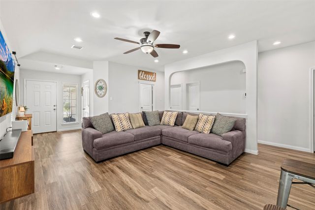 10307 Leafy Autumn Path, Houston, TX 77044