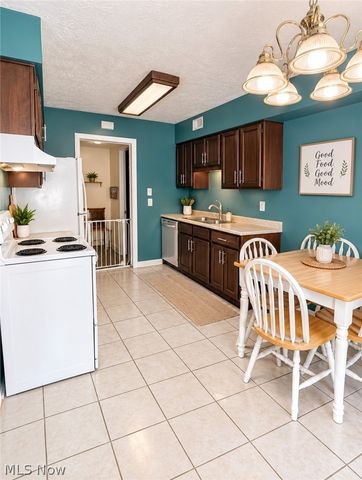 17500 Independence Court 4B, Brook Park, OH 44142