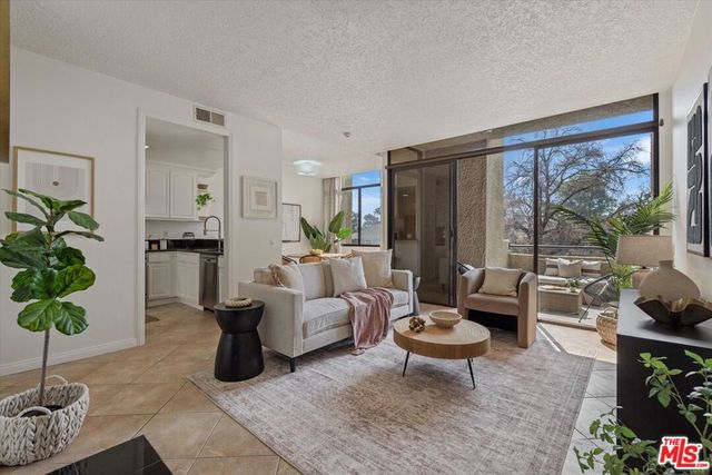 484 E California Boulevard 36, Pasadena, CA 91106