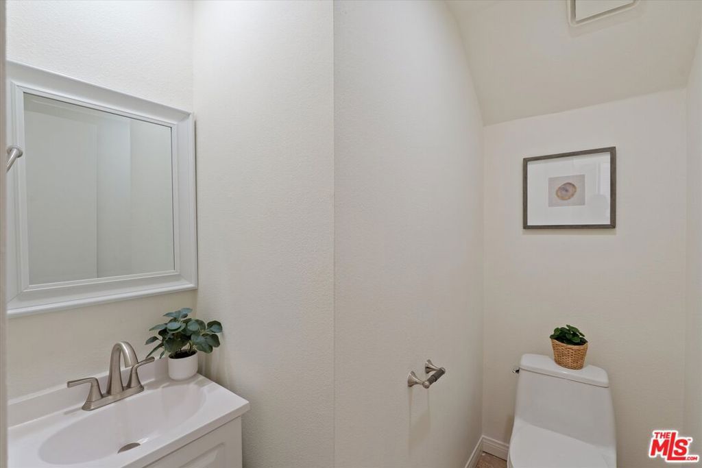 Image 43 of property listing at 484 E California Boulevard 36, Pasadena, CA 91106