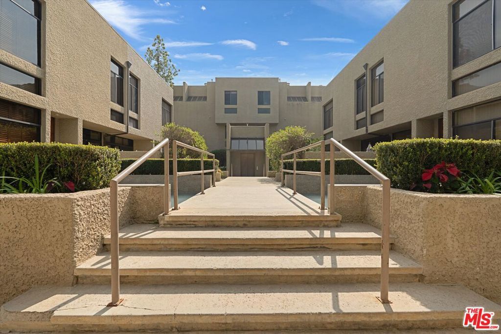 Image 54 of property listing at 484 E California Boulevard 36, Pasadena, CA 91106