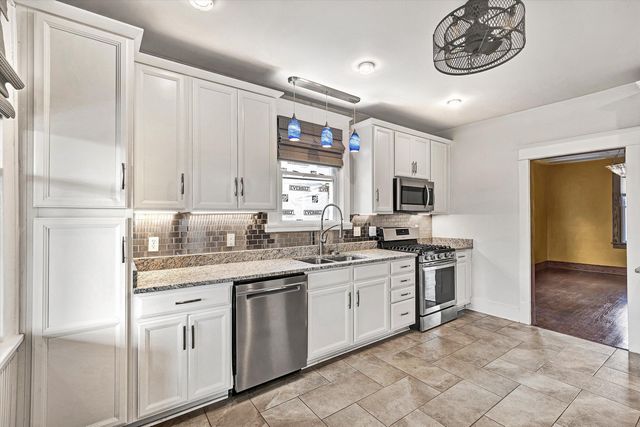 2114 Memorial AVE, Roanoke, VA 24015