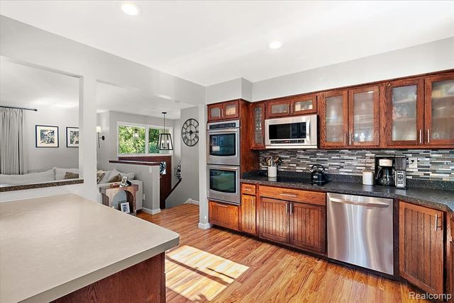 6023 Paramus, Clarkston, MI 48346