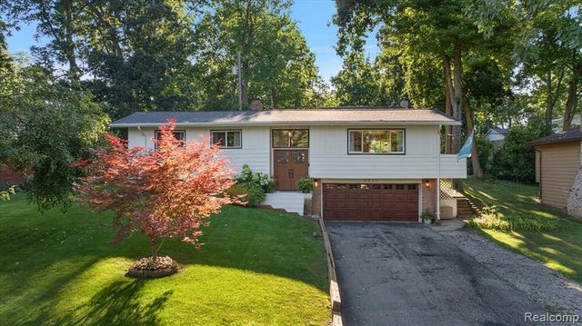 6023 Paramus, Clarkston, MI 48346