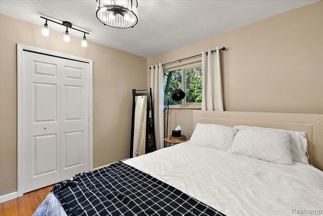6023 Paramus, Clarkston, MI 48346