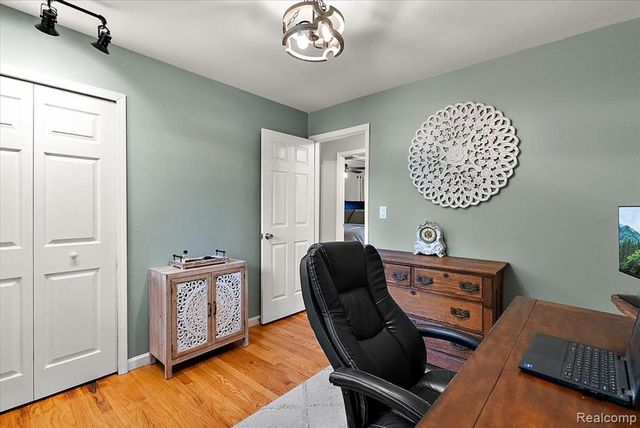 6023 Paramus, Clarkston, MI 48346