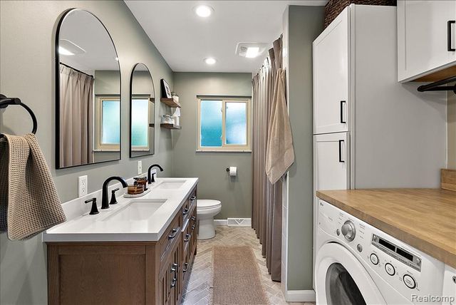6023 Paramus, Clarkston, MI 48346